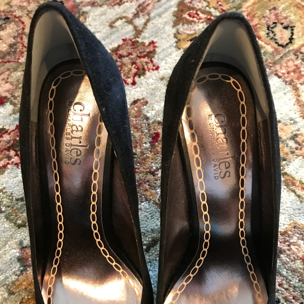 Charles by Charles David Black Suede Pumps Heels - Picture 4 of 8